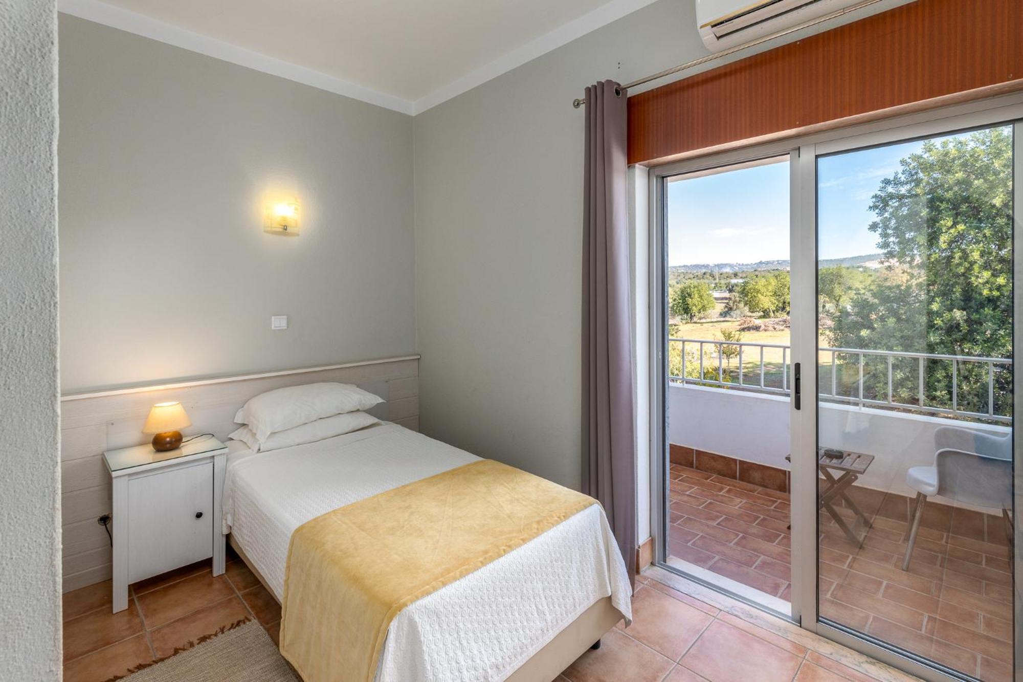 בולקיאמה Guest House Oliveira מראה חיצוני תמונה